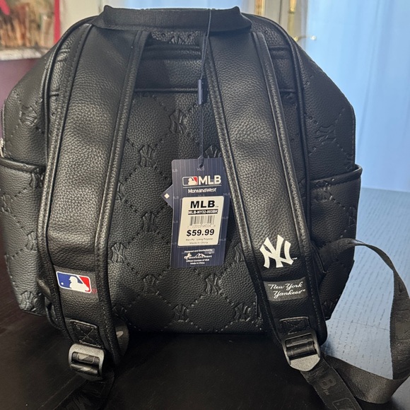 MLB New York Yankees Black Fashion Backpack - Picture 4 of 6